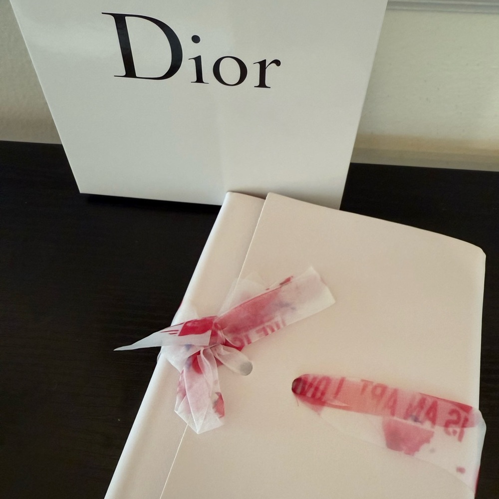 CHRISTIAN DIOR PARFUMS Novelty “Miss Dior” Notebook w Ribbon & Pencil NIB 🩷✨🩷